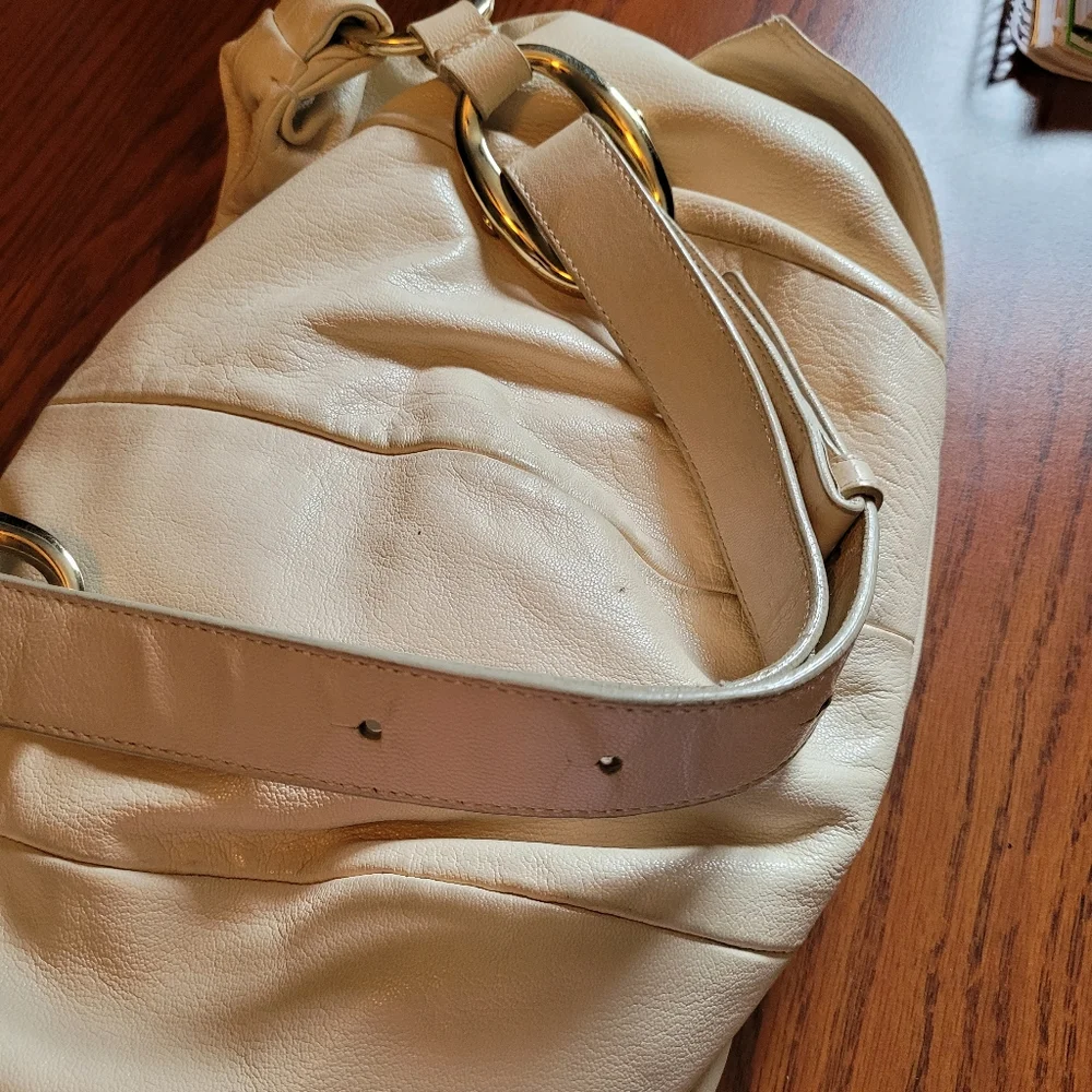 Saint Laurent Leather Shoulder Bag - Picture 3 of 8